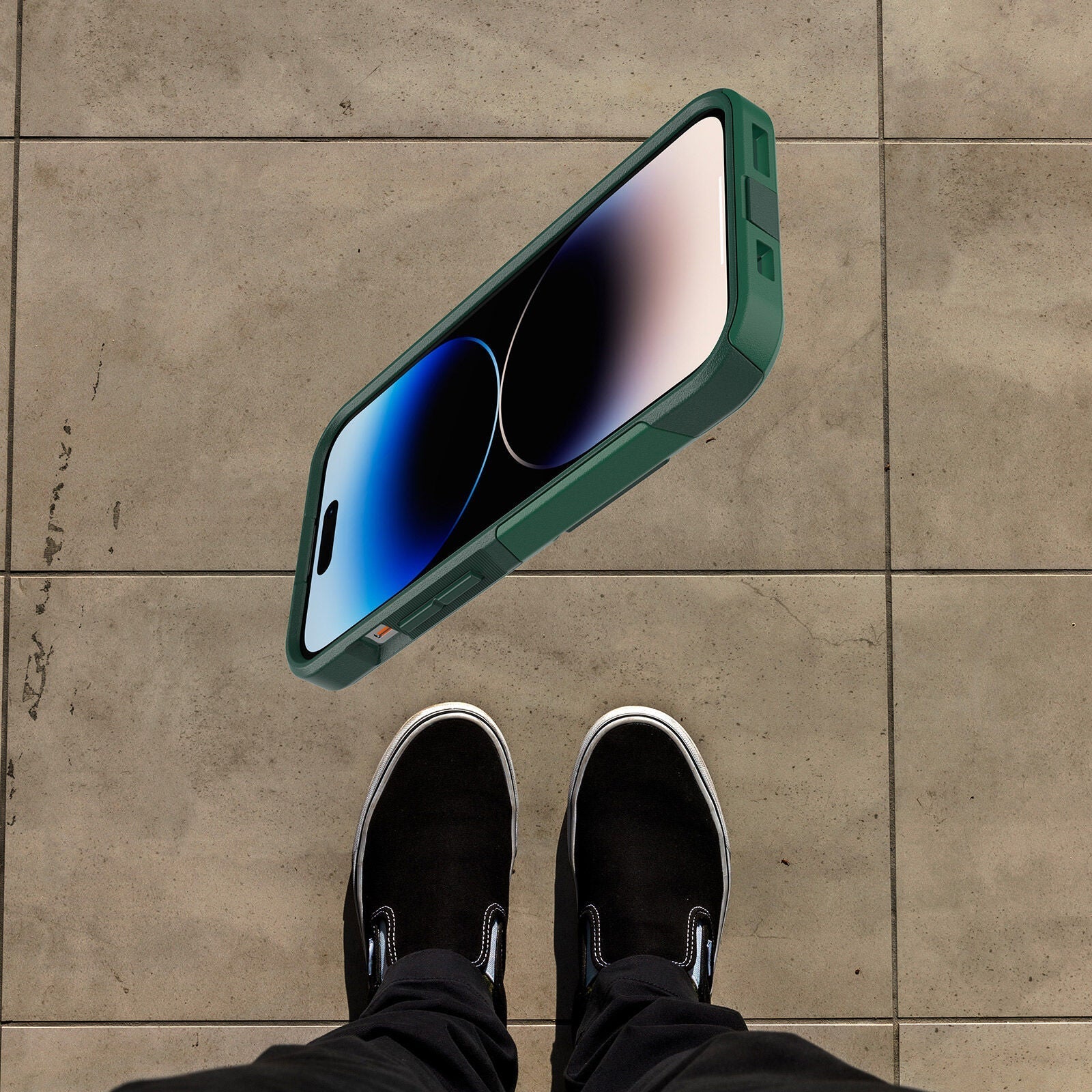 iPhone 14 Pro Commuter Series Case