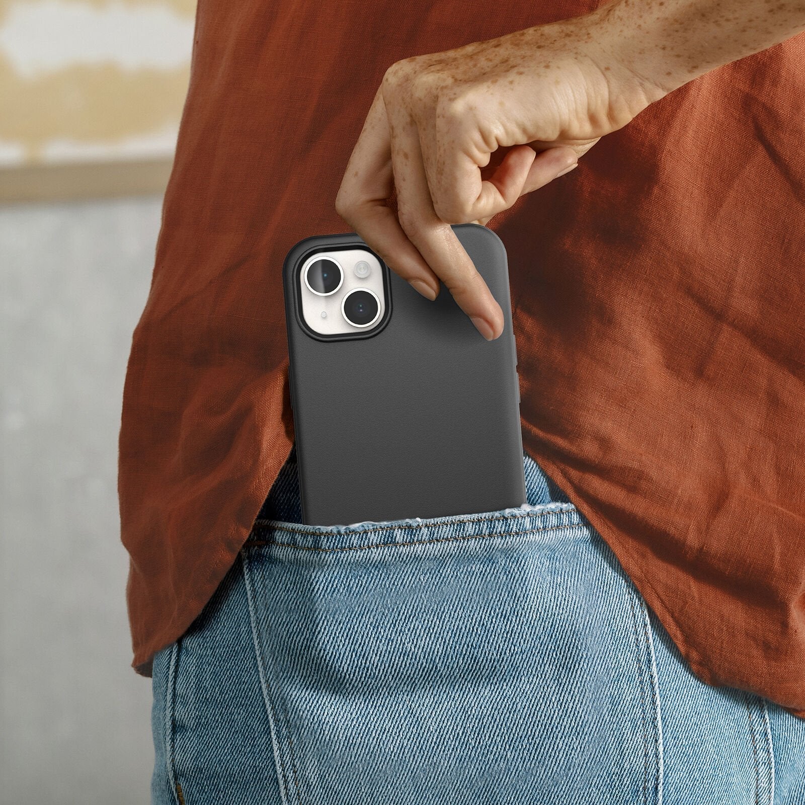 iPhone 14 Plus Symmetry Series Case