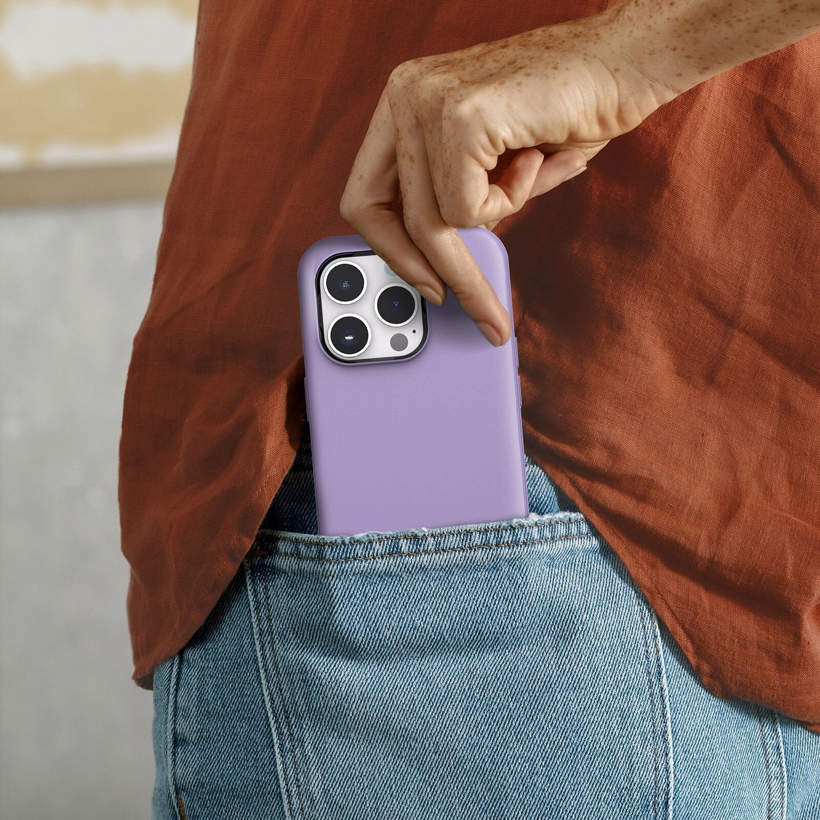 iPhone 14 Pro Symmetry Series Case