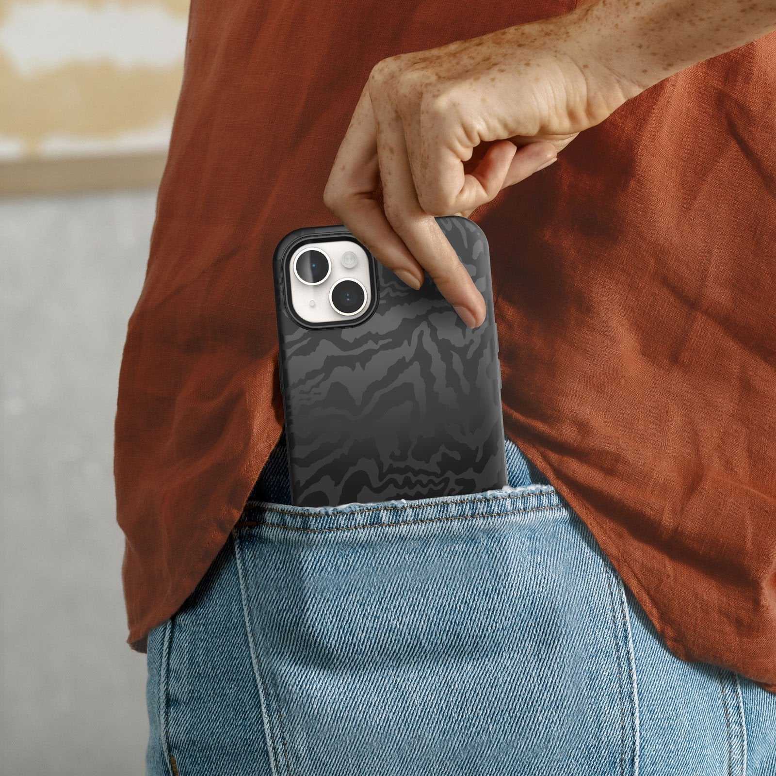 iPhone 14 Plus Symmetry Series for MagSafe Case