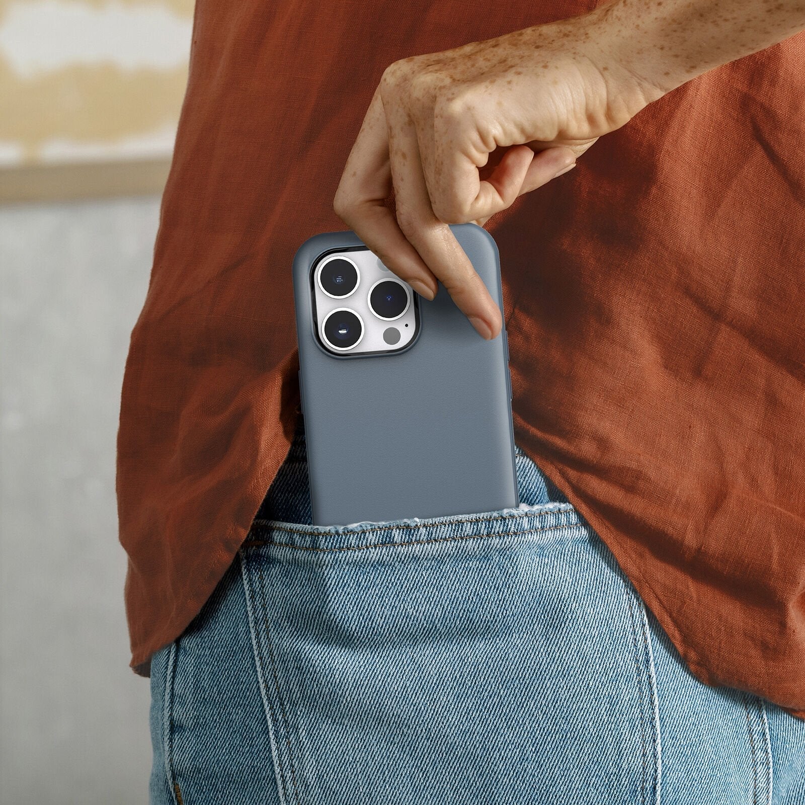 iPhone 14 Pro Symmetry Series for MagSafe Case