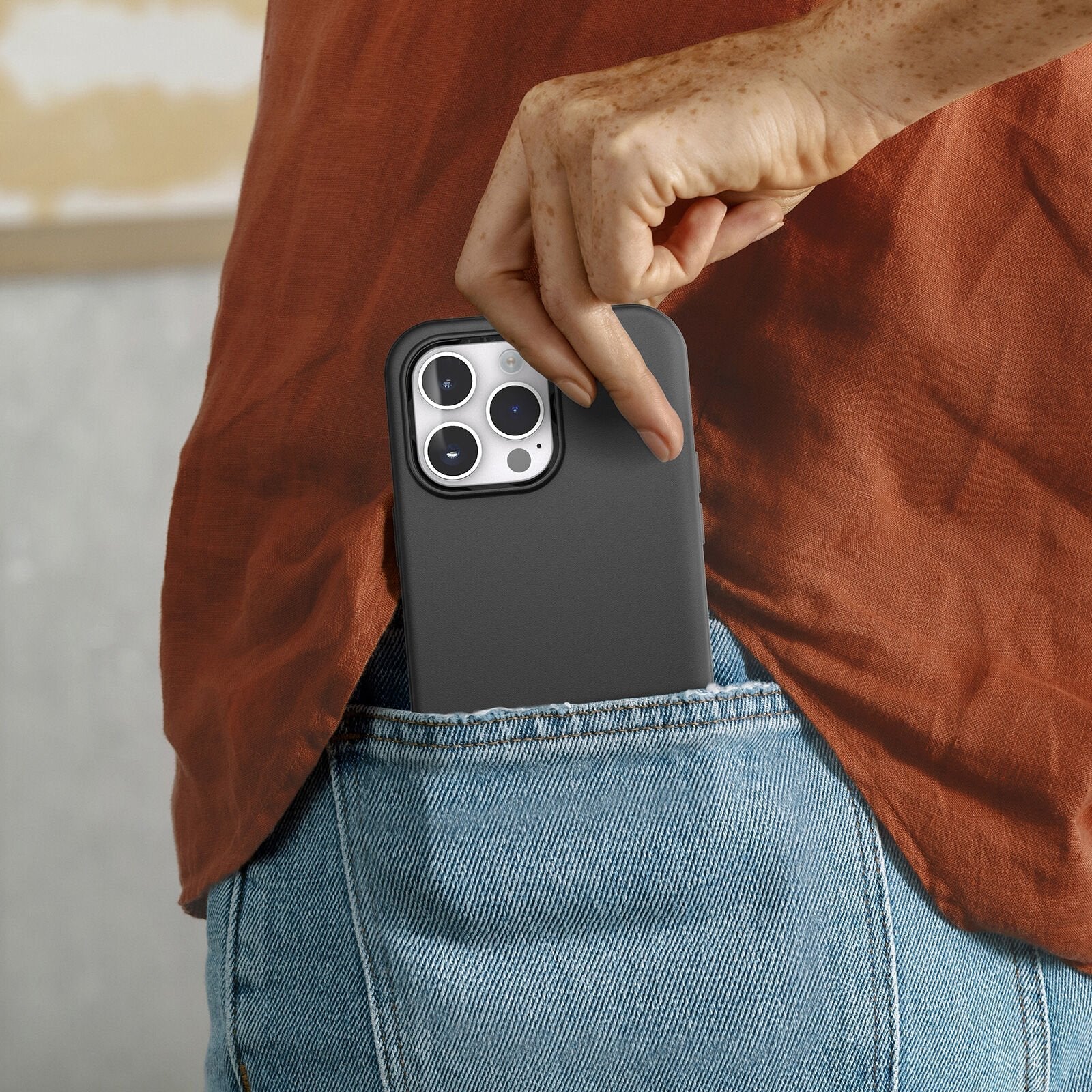 iPhone 14 Pro Max Symmetry Series for MagSafe Case